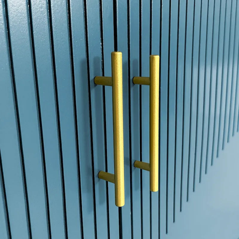 Großer 4-türiger Schrank