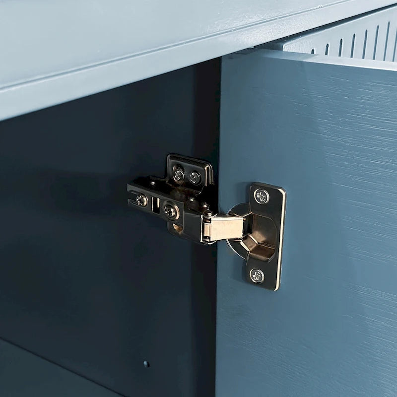 Großer 4-türiger Schrank