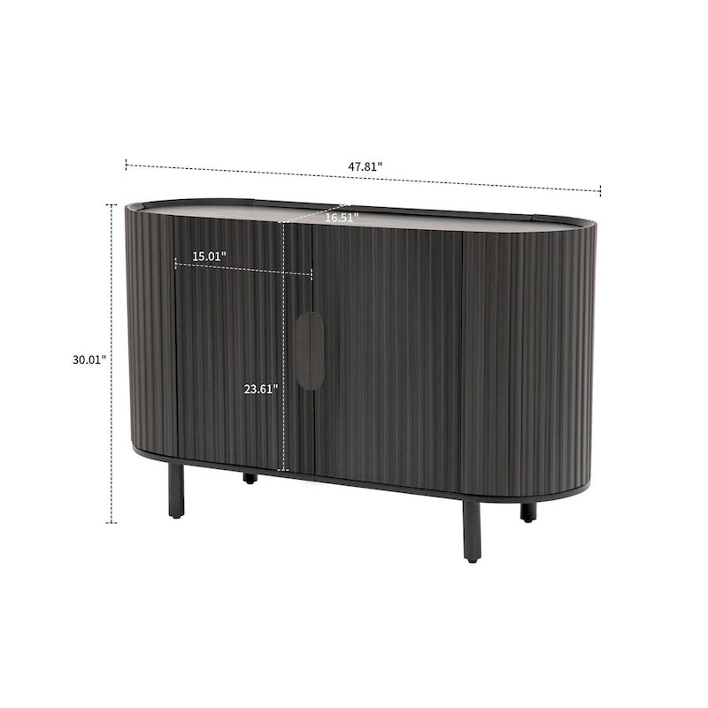 Modernes stilvolles Sideboard aus Holz mit vertikal gestreiften Schranktüren