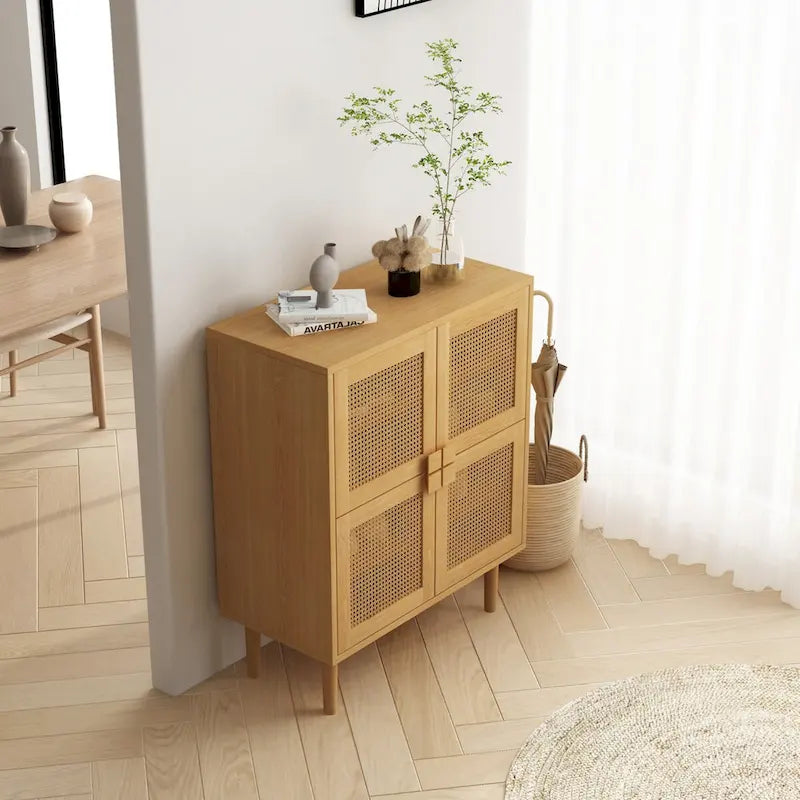 Modernes Sideboard mit 4 Türen und Rattan-Geflecht