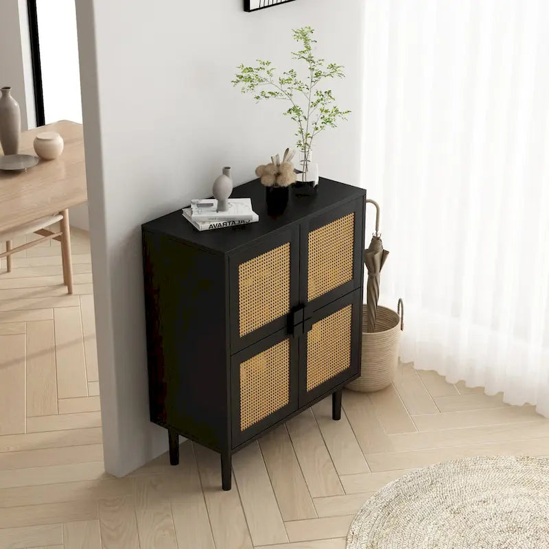 Modernes Sideboard mit 4 Türen und Rattan-Geflecht