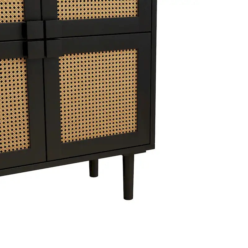 Modernes Sideboard mit 4 Türen und Rattan-Geflecht