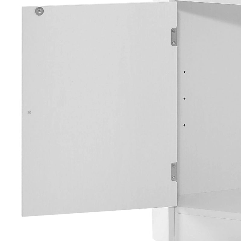 Moderner Bad Hochschrank aus Holz mit Metallelementen