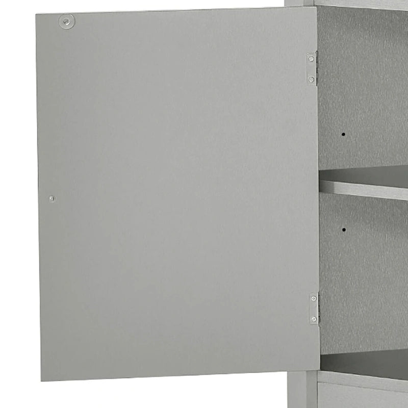 Moderner Bad Hochschrank aus Holz mit Metallelementen
